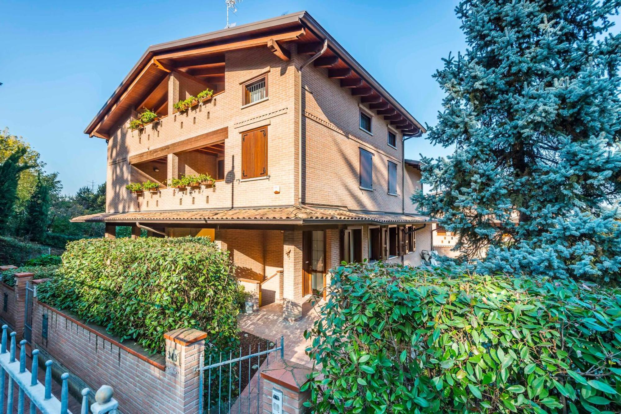 Jacuzzi Apartment In Italian Villa, Wi-Fi & Garden Sassuolo - Maranello Casalgrande Ngoại thất bức ảnh